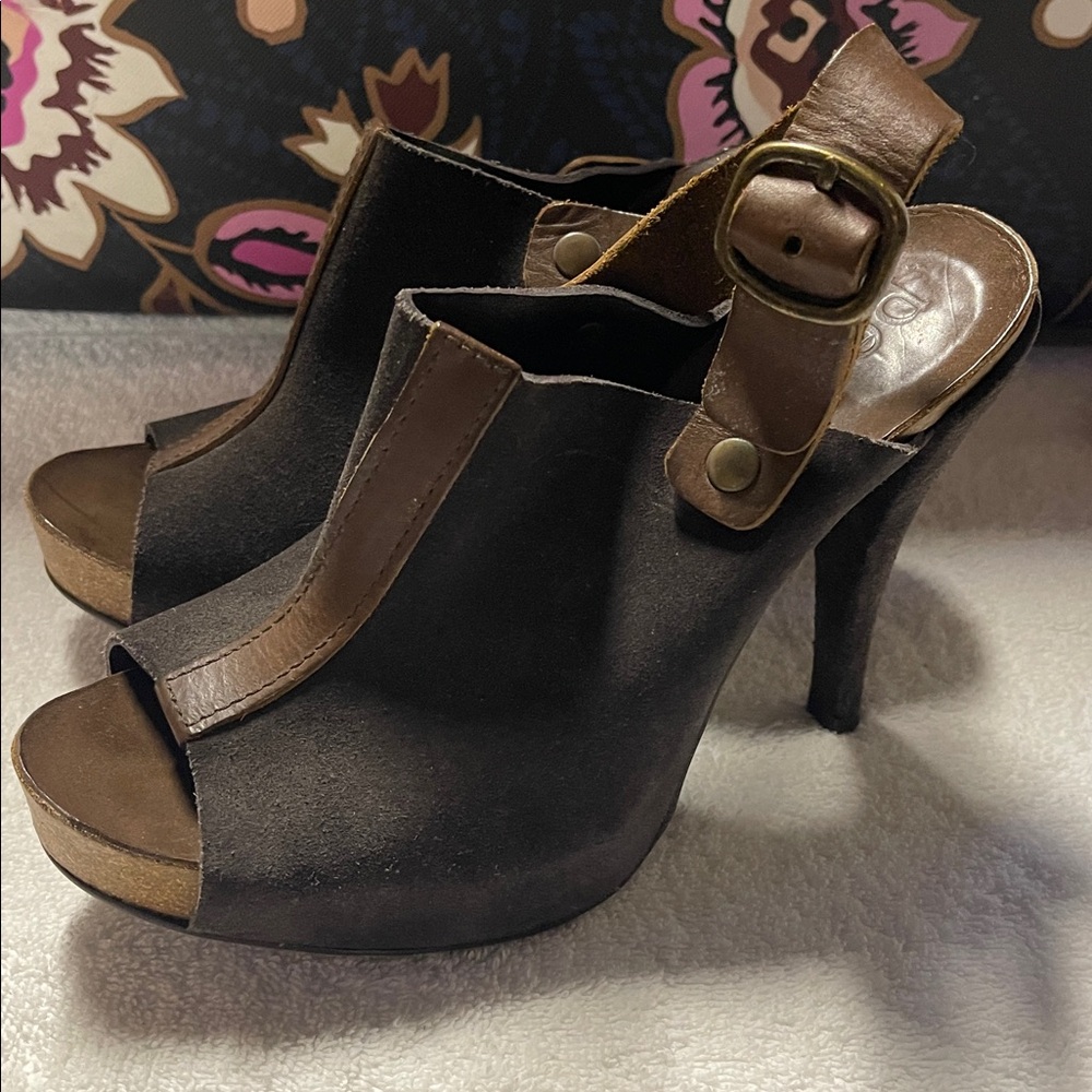 Pedro Garcia Peep Toe Heels